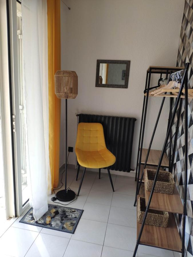 La Tourelle Suite Cosy Entre Vignoble Aixois Et Luberon Le Puy-Sainte-Reparade Exterior photo